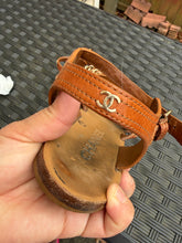 Load image into Gallery viewer, Chanel Brown sandals with gold chains Size 41