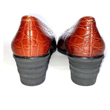 Load image into Gallery viewer, Ferragamo Brown Leather Wedges Size 6 C
