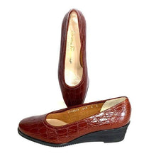 Load image into Gallery viewer, Ferragamo Brown Leather Wedges Size 6 C
